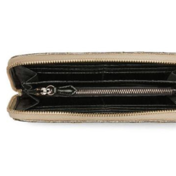 NEW Victoria's Secret V Quilted Continental Wallet - Picture 7 of 12